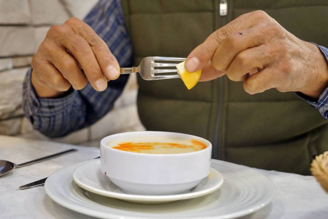 Bu çorbaya herkes burun kıvırıyor fakat meğer doğal antibiyotikmiş! Soğuk havalarda bağışıklığı güçlendiriyor 11